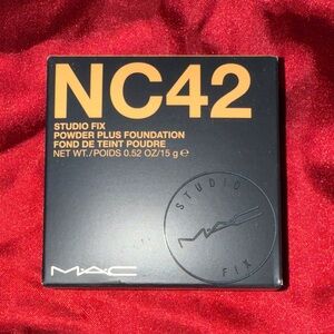 MAC Studio Fix Powder Plus Foundation - Black Compact